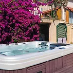 La Roméo, Piscine Et Sainte-Maxime