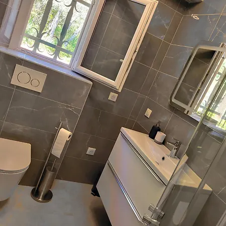 La Romeo, Piscine Et Apartment