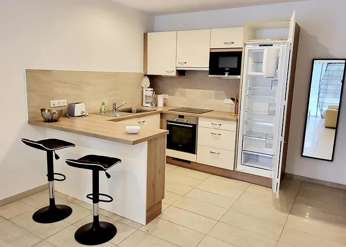 La Romeo, Piscine Et Apartament