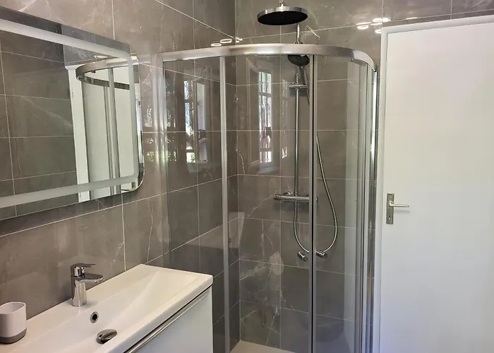 La Romeo, Piscine Et Apartament