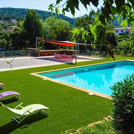 La Roméo, Piscine Et *
